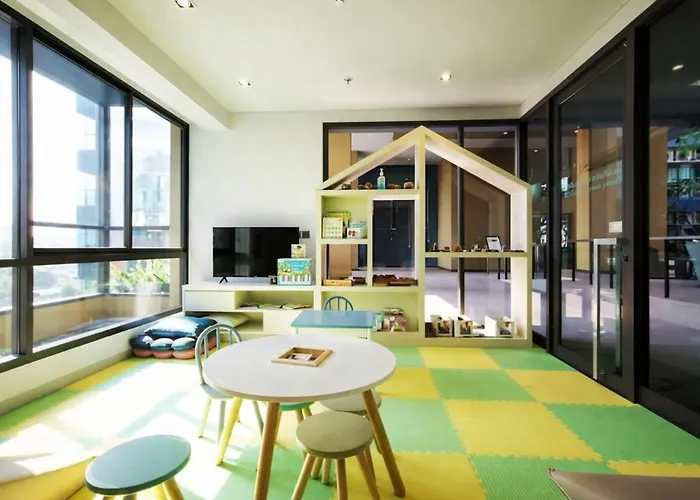 2br Modern Office Sofa Bed Pool Gym アパート